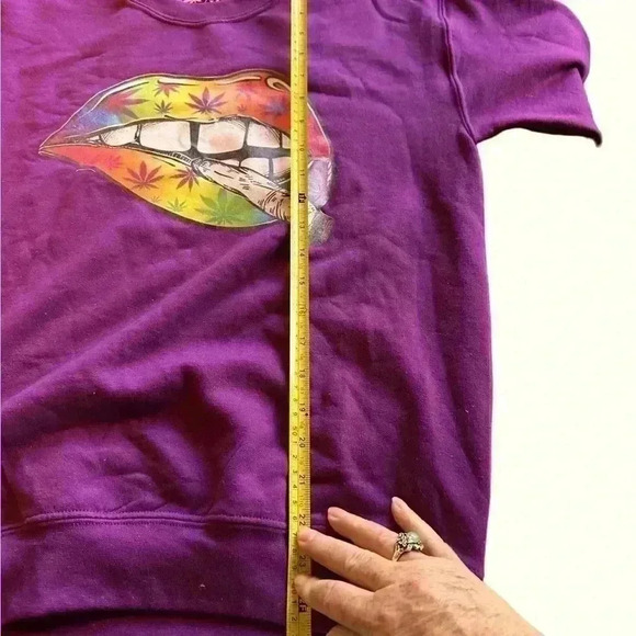 Gildan small vibrant purple tie dye lips & weed joint. NWT - Picture 3 of 6